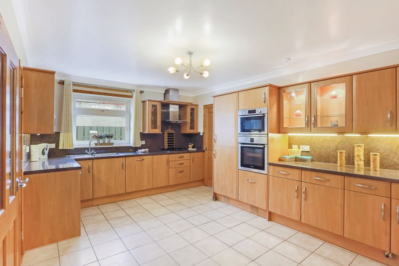 Queen Street Renfrew